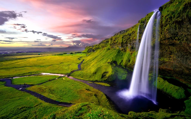 Iceland travel niche